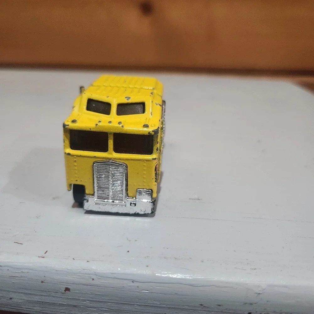 Vintage Hot Wheels Thunder Roller Semi Truck 1982 Eagle Blackwall Big Rigs